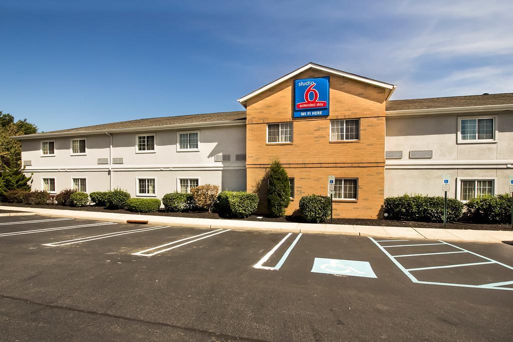 Studio 6-East Brunswick, Nj - Nyc Area Hotel Exterior photo